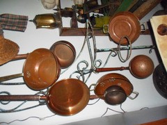 ALQUILER DE OBJETOS DE COCINA ANTIGUA-FRASCOS LATAS- OLLA-SARTEN- MOLINILLO -