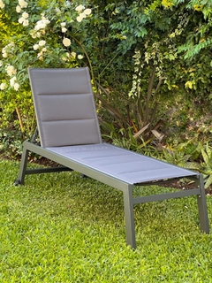 Reposera Yakarta Dark Grey - 891824/GO en internet