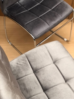 Silla Capitone Pana Gris Claro Base Negra - P-9011N/GC-T