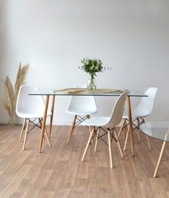 PC-016/BW Silla Eames blanca base madera en internet