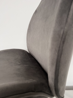 Imagen de Silla Beetle Gris Oscuro Base Dorada S-28/GO
