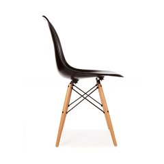 Silla Eames Pata de Madera Negra PC-016/NW en internet