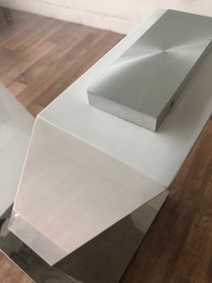RT-168/LB Mesa Blomma Blanca