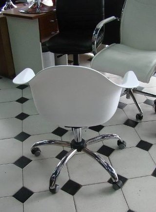Sillón Eames Giratorio Gas Peluqueria Estetica Manicure + 12 Pagos - tienda online
