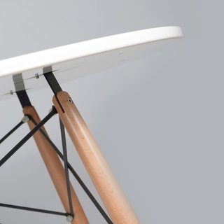 Combo Mesa Eames 80 + 2 Silla Tulip Eames - Alto Impacto - tienda online