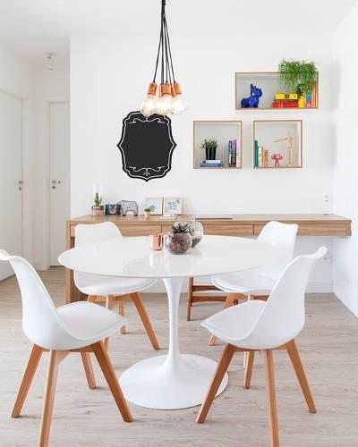 Combo Mesa Tulip 100 + 4 Sillas Tulip - Alto Impacto