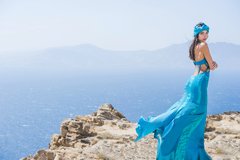 Vestido de Pailletes y Saten Largo Mykonos en internet