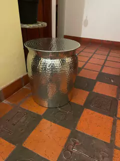 Taburete Metálico Hongo en internet