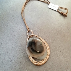 Collar con piedra - GUIOTTO Indumentaria 