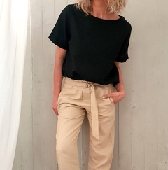 Remera RIO negro 100% lino camisero