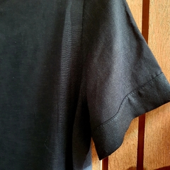 Remera RIO negro 100% lino camisero - GUIOTTO Indumentaria 