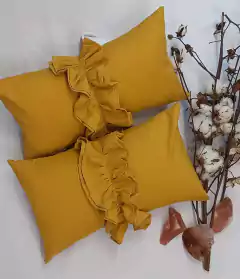 ALMOHADON REINA VICTORIA MOSTAZA en internet