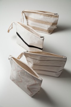 Necessaire con interior plastificado - comprar online
