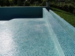 REVESTIMIENTO VERDE ESFUMADO ( Barrio San Marco, Villanueva) - PISCINAS ZUMAAC 