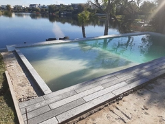 BORDES y SOLARIUM LISTONES CEMENTICIOS (NORDELTA-LOS ALISOS) - PISCINAS ZUMAAC 