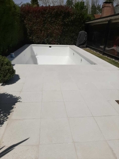 BORDES y SOLARIUM LOSETAS BLANCAS (B San Isidro Labrador-BECCAR)