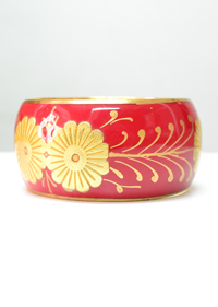 PULSERA ANCHA METALIZADA CON DIBUJO DE FLORES ESMALTADA - tienda online