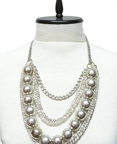COLLAR CORTO DE CADENAS Y PERLAS MULTILINEA en internet