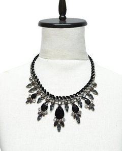 COLLAR CORTO CON CADENA Y STRASS