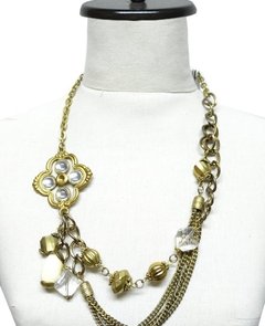 COLLAR CON DIJE CRUZ EN DORADO