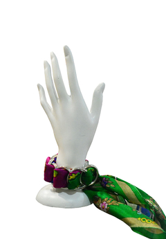 PULSERA CON ARANDELAS Y PAÑUELO
