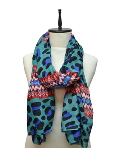 CHALINA ESTAMPADA EN ANIMAL PRINT CON GUARDA