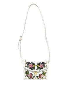 BANDOLERA CON TACHAS, BORDADOS Y BROCHE