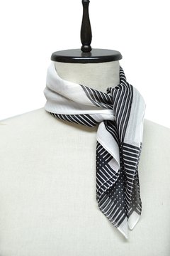 PAÑUELO DE CUELLO ESTAMPADO en internet