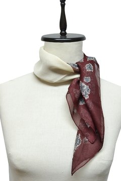 PAÑUELO DE CUELLO ESTAMPADO