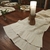 Caminos De Mesa - Happy Holidays Rayas plata
