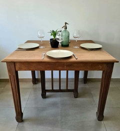 Mesa cuadrada antigua 1,10 x 1,00 x 0,80 04/22