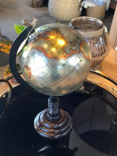 Globo Terraqueo base madera 14x27 -MD2793 - 2/5/22 - comprar online