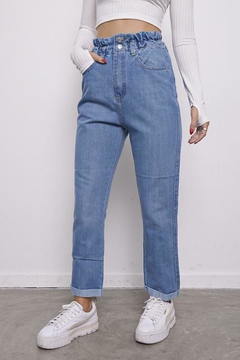 Jean Mom Claro con Frunces - tienda online