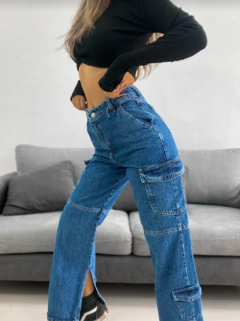 Jean Rígido Doble Cargo con Tajo - Shaina Trendy Store