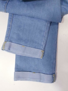 Jean Mom Claro con Frunces - comprar online
