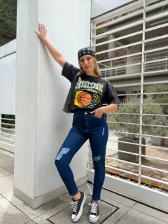 Jean Elastizado con Roturas