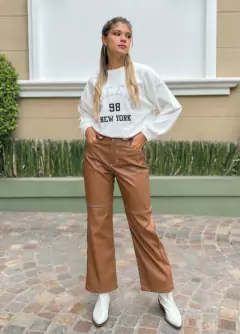 Pantalón Mom Engomado con Costuras
