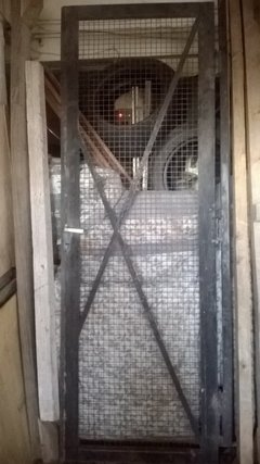 PUERTA DE HIERRO DOS HOJAS en internet