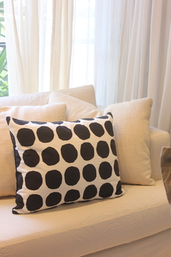 ALMOHADON DOTS