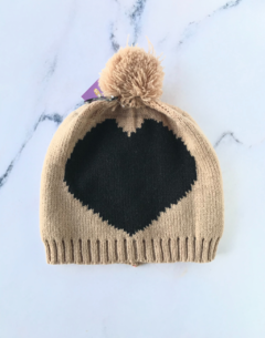 Gorrito de lana corazón en internet