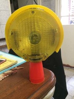 Faro 2 Baliza Led Pilas Para Conos Viales.2 Baliza Led Roja - 4 Cerebros