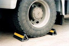 Calza para camiones y aviones 160x140 mm (28 mm de espesor - juego 2U x 40 cm con 1 m de soga)
