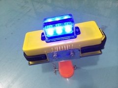 Baliza con faro rectangular de 2 lentes triopticos (6 leds de 1W) DOBLE faz con 2 baterias rec. de 6V 4A incluidas en internet