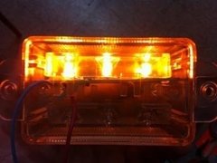 Faro rectangular con 2 lentes triopticos (6 leds de 1W) 2 faz / Sin destellador / Alimentacion cables ext. en internet