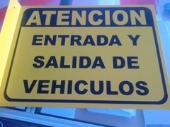 Cartel de chapa para entrada y salida de vehiculos doble faz color amarillo con plegado (para estacionamientos) - comprar online