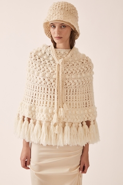 Ushuaia Crochet Poncho - tienda online