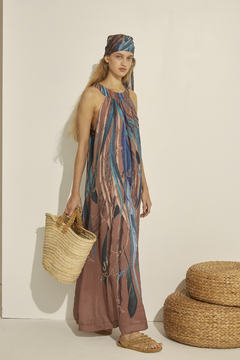 Iruya Vestido Largo Con Cuello Alto