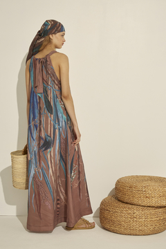 Iruya Vestido Largo Con Cuello Alto - comprar online