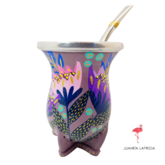 Mate de calabaza/ Forrado en cuero / Formato camionero/ Diseño: Lila Pastel