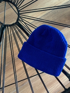 Gorro de lana KISS- azul
